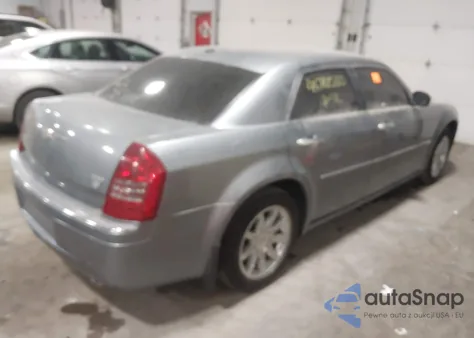 2006 Chrysler 300C z USA, uszkodzony, nr VIN 2C3KA63H76H395734